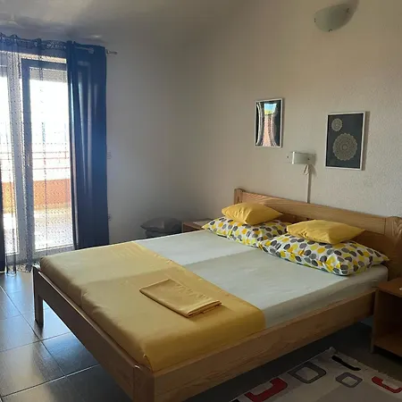 Mia Apartman *